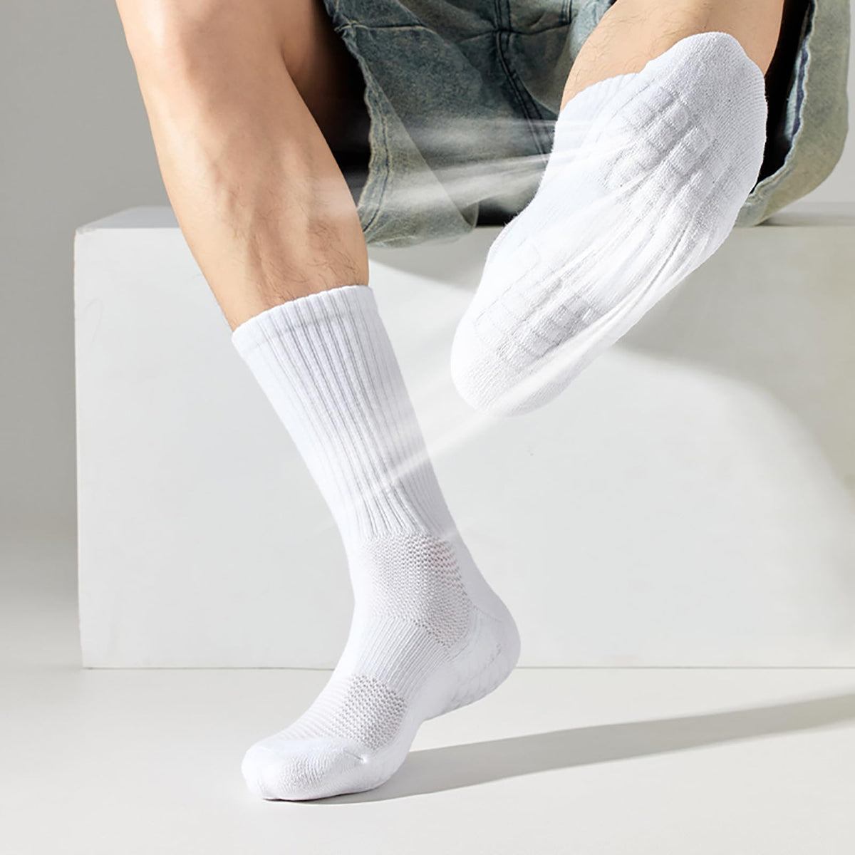 20 Pairs Crew Athletic Socks for Men Moisture Wicking Cushion Crew Socks for Sport Running Traveling