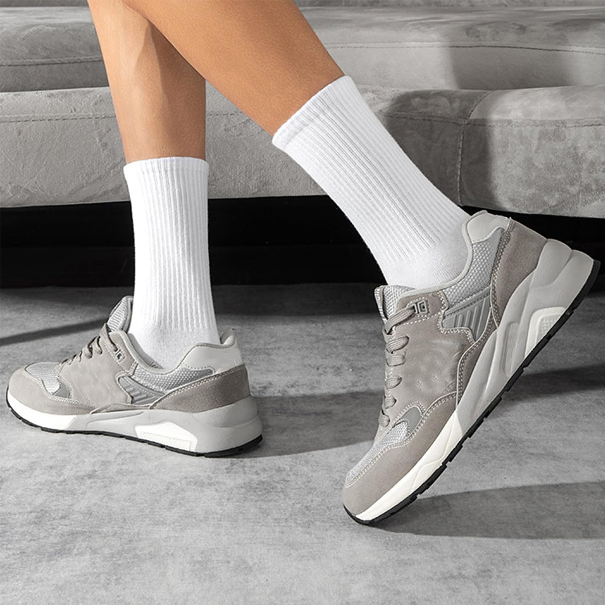 20 Pairs Crew Athletic Socks for Men Moisture Wicking Cushion Crew Socks for Sport Running Traveling